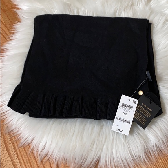 Charter Club

Cashmere Ruffle Muffler Scarf - Picture 11 of 13